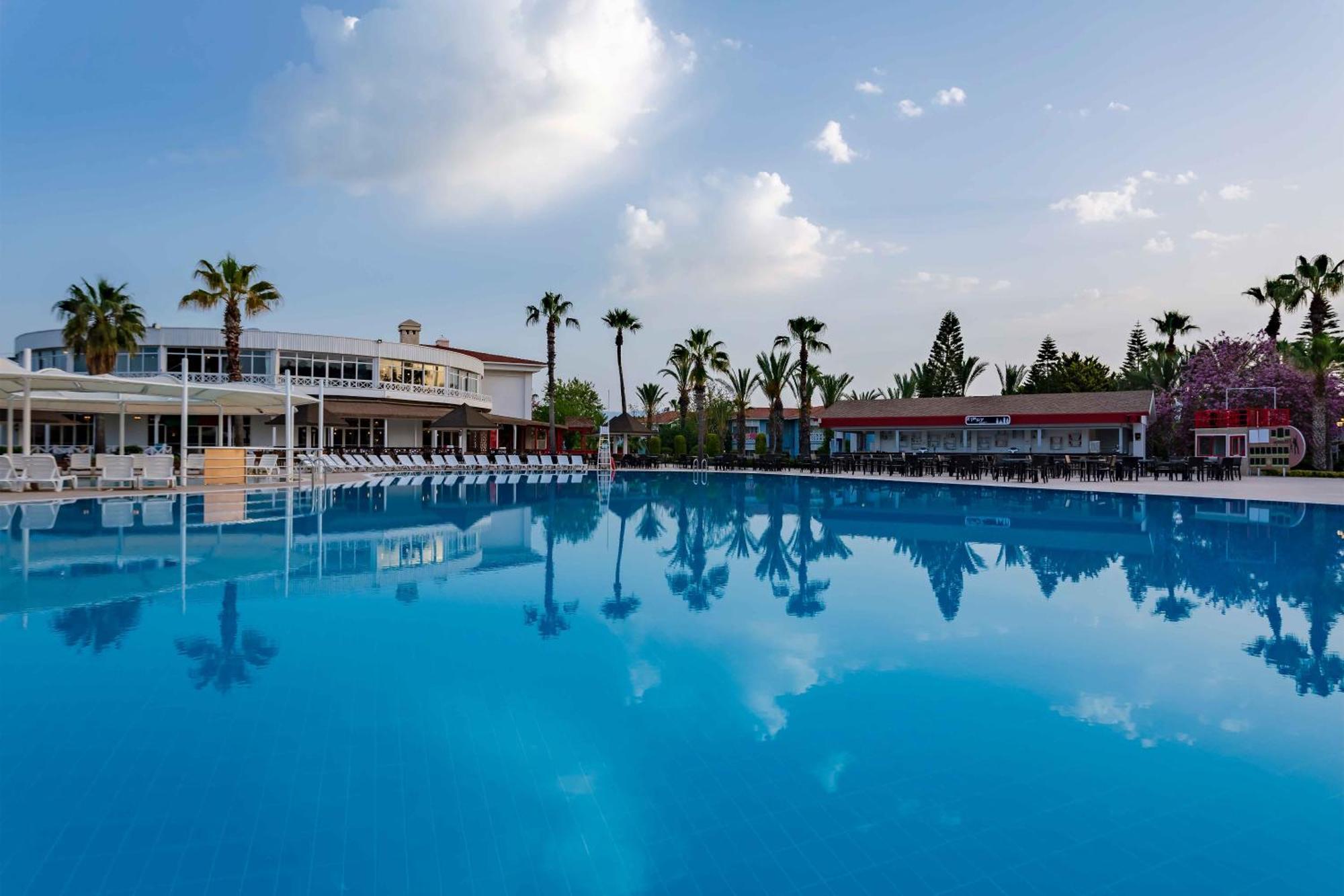 Euphoria Palm Beach Resort Kızılağaç Zewnętrze zdjęcie
